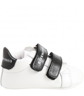 White shoes for babykids with logo