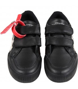 Black sneakers for kids with iconic arrows