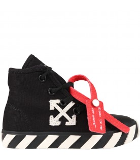 Black sneakers for boy with iconic arrows