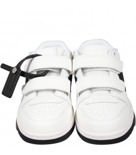 White sneakers for boy with iconic arrow